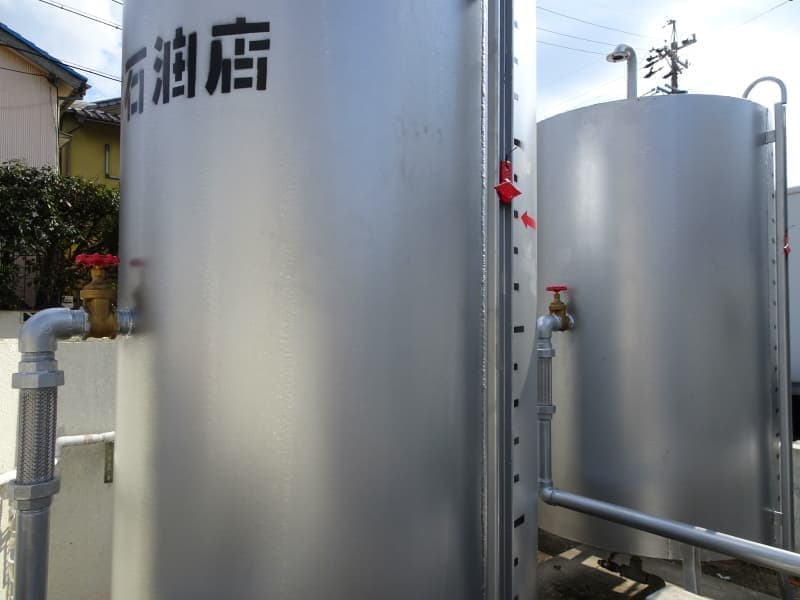 配管組み立て。安全弁取付