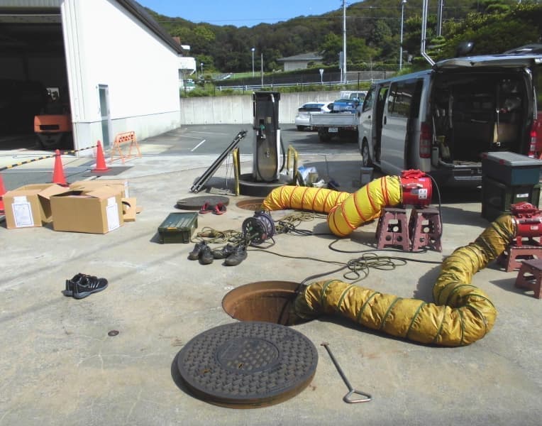 地下タンクFRP内面ライニング